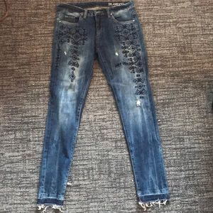 BLANK NYC Straight Leg Jeans Floral Embroidery
